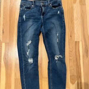 Lucky Brand Women’s Distressed Blue Jeans size 6